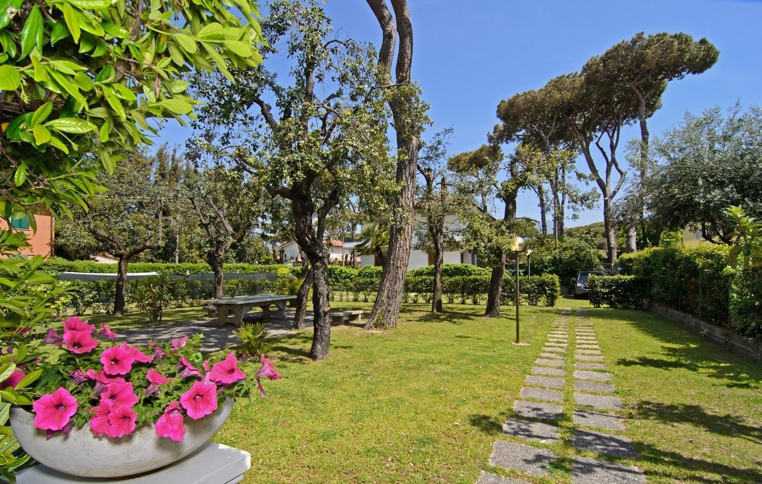 Hotel Nettuno Marina di Pietrasanta Zewnętrze zdjęcie