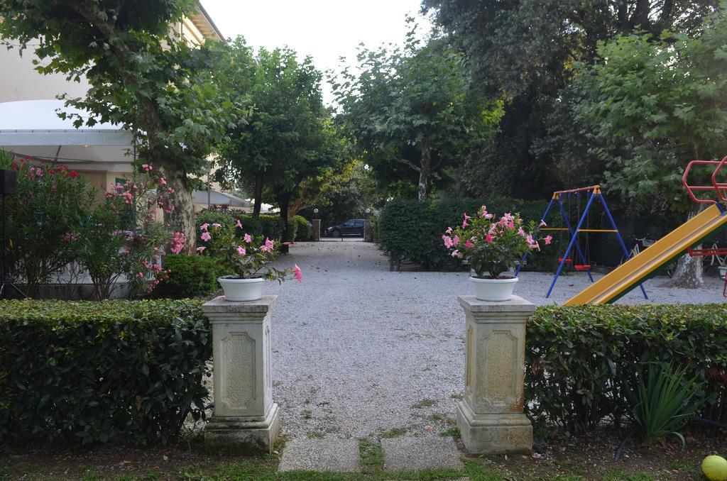 Hotel Nettuno Marina di Pietrasanta Zewnętrze zdjęcie