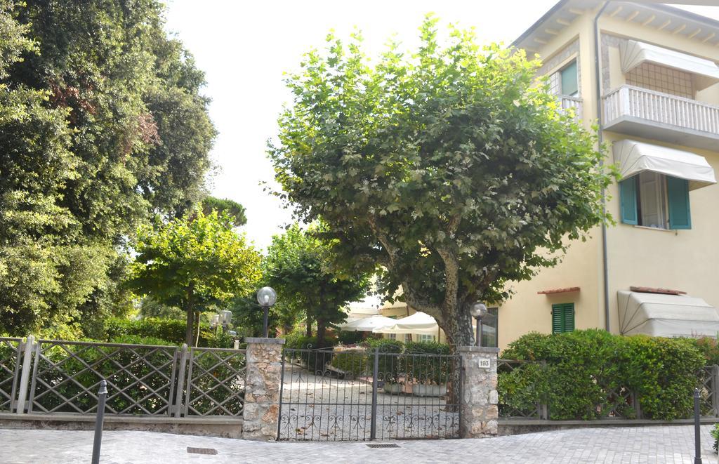 Hotel Nettuno Marina di Pietrasanta Zewnętrze zdjęcie